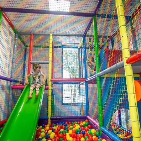 Oaza Kolobrzeg-podczele Kompleks Feniks Basen Silownia Jacuzii Apartman